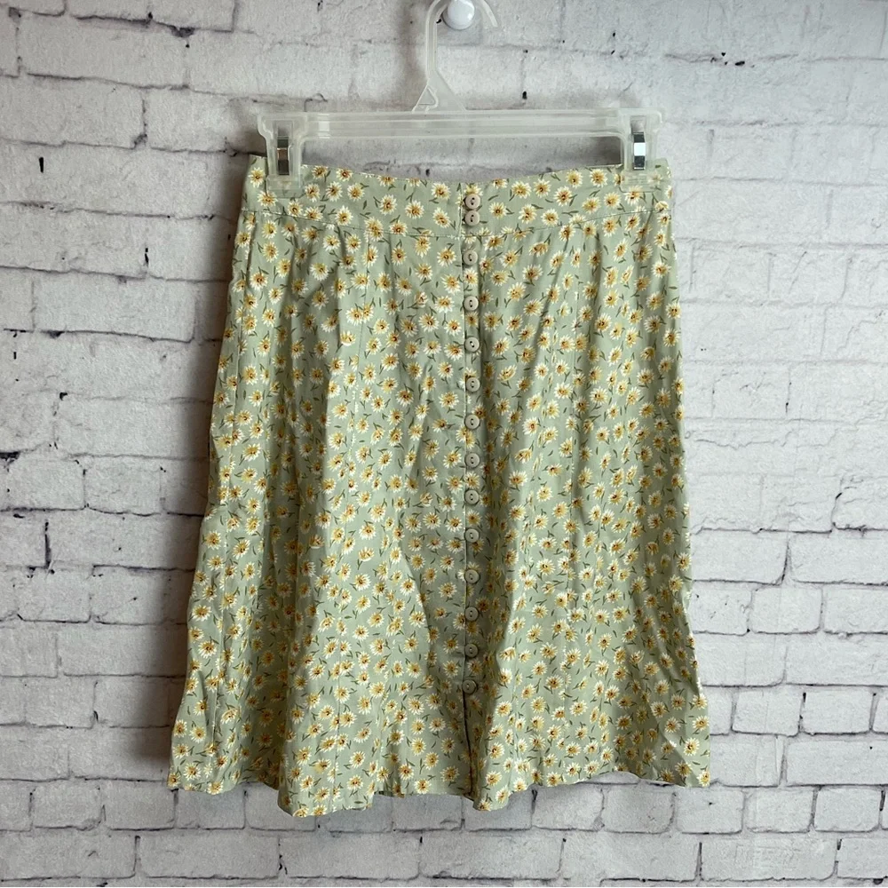 90’s Vintage express floral skirt green with daisies NWT size small